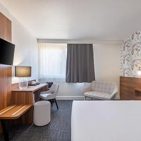 Akena Poitiers Nord Futuroscope Hotel 3*