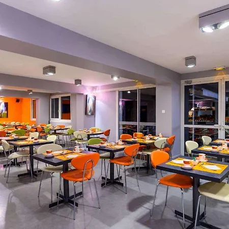 Akena Poitiers Nord Futuroscope Hotel