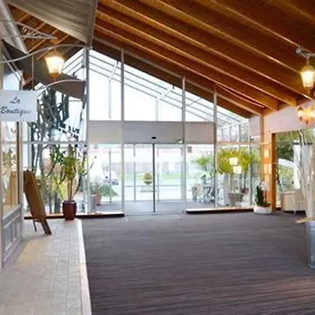 Akena Poitiers Nord Futuroscope 호텔