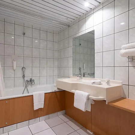 Akena Poitiers Nord Futuroscope Hotel