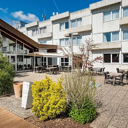 Akena Poitiers Nord Futuroscope Hotel