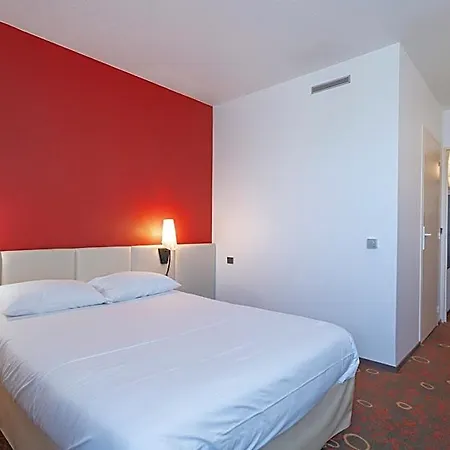 Akena Poitiers Nord Futuroscope Hotel 3*