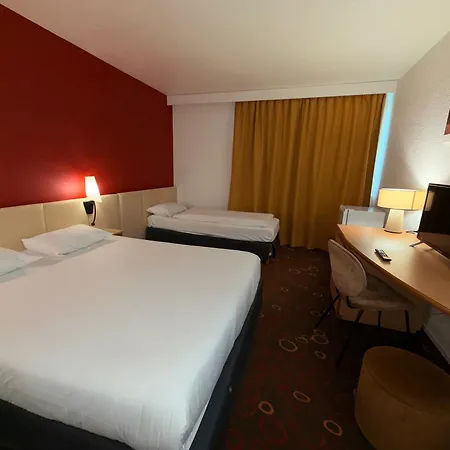 فندق Akena Poitiers Nord Futuroscope 3*