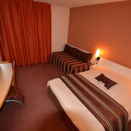 Akena Poitiers Nord Futuroscope Hotel 3*